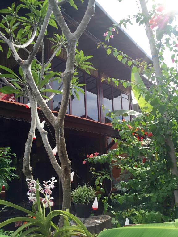 Mahogany Cottage Gili Meno Habitación foto